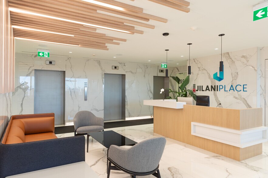 295 The West Mall, Toronto, ON à louer - Photo intérieure - Image 2 de 15