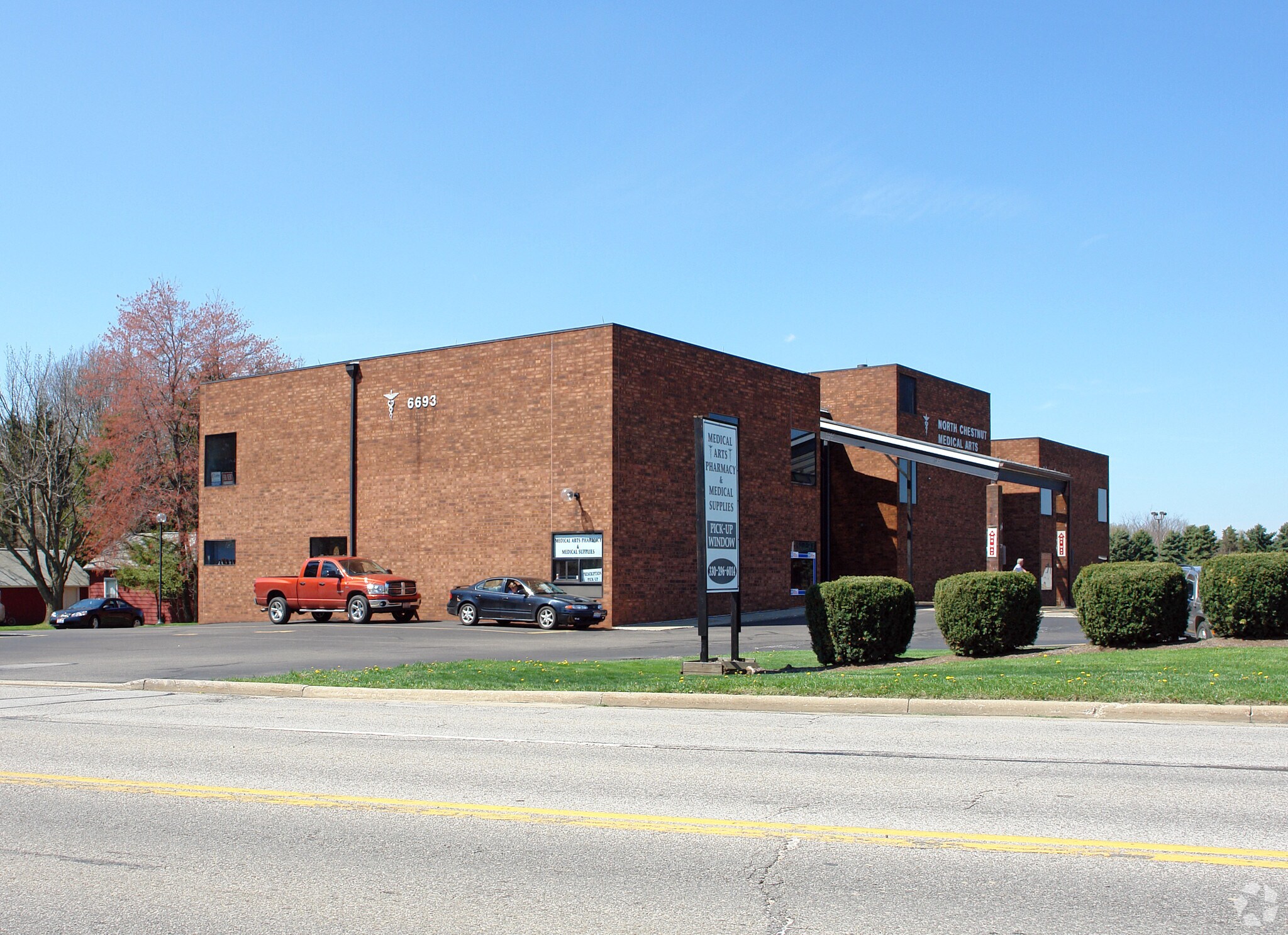6693 N Chestnut St, Ravenna, OH à vendre Photo principale- Image 1 de 5
