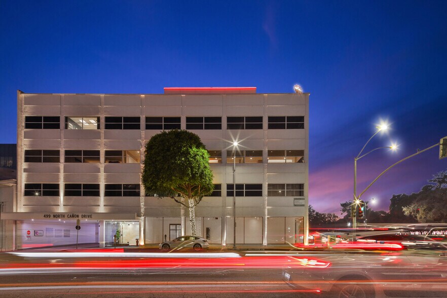 499 N Canon Dr, Beverly Hills, CA à louer - Photo du bâtiment - Image 2 de 15