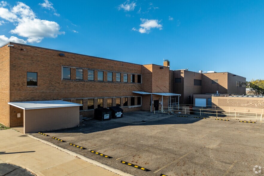 1020 Market Ave N, Canton, OH à vendre - Photo du bâtiment - Image 3 de 5