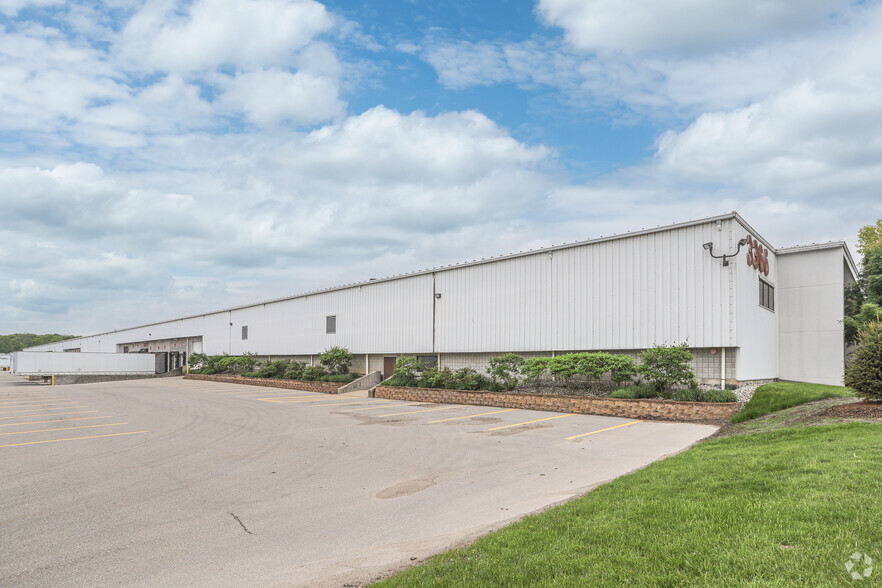 3366 SE Kraft Ave, Grand Rapids, MI for lease - Building Photo - Image 1 of 6