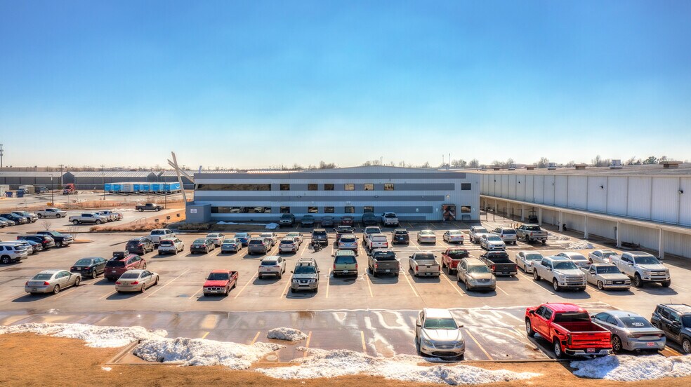 Alliance Deal portefeuille de 2 propriétés à vendre sur LoopNet.ca - Photo du bâtiment - Image 3 de 72