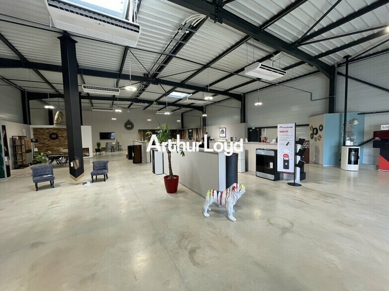 Office in Cormontreuil for lease - Interior Photo - Image 1 of 7