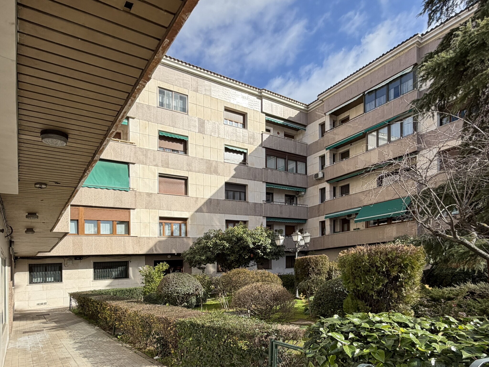 Immeuble residentiel dans Aranjuez, Madrid à vendre Photo principale- Image 1 de 2