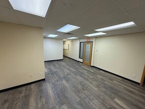 4023 State St, Bismarck, ND à louer Photo intérieure- Image 1 de 7