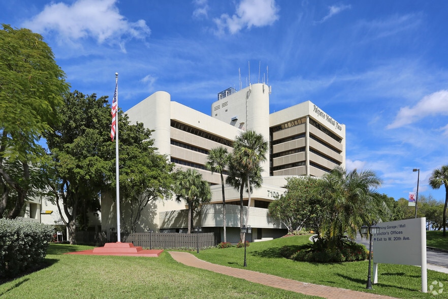 7100 W 20th Ave, Hialeah, FL à louer - Photo du bâtiment - Image 3 de 31