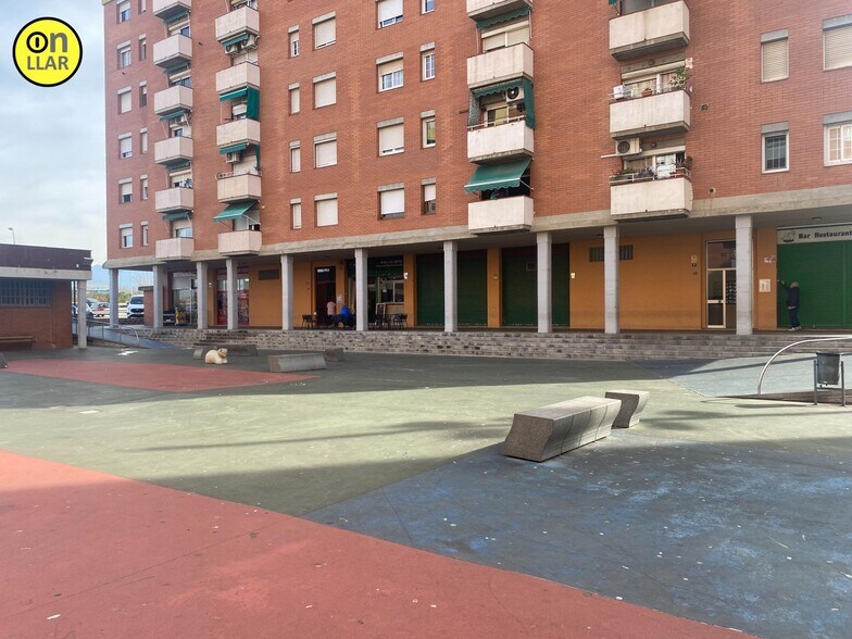 Immeuble residentiel dans Granollers, Barcelona à vendre - Photo du bâtiment - Image 2 de 12