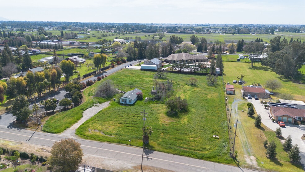 8045 Alluvial ave, Clovis, CA for sale - Building Photo - Image 2 of 12