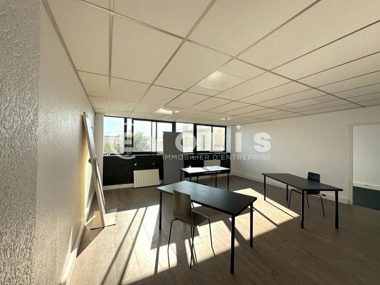 Office in Bordeaux for lease - Interior Photo - Image 3 of 5