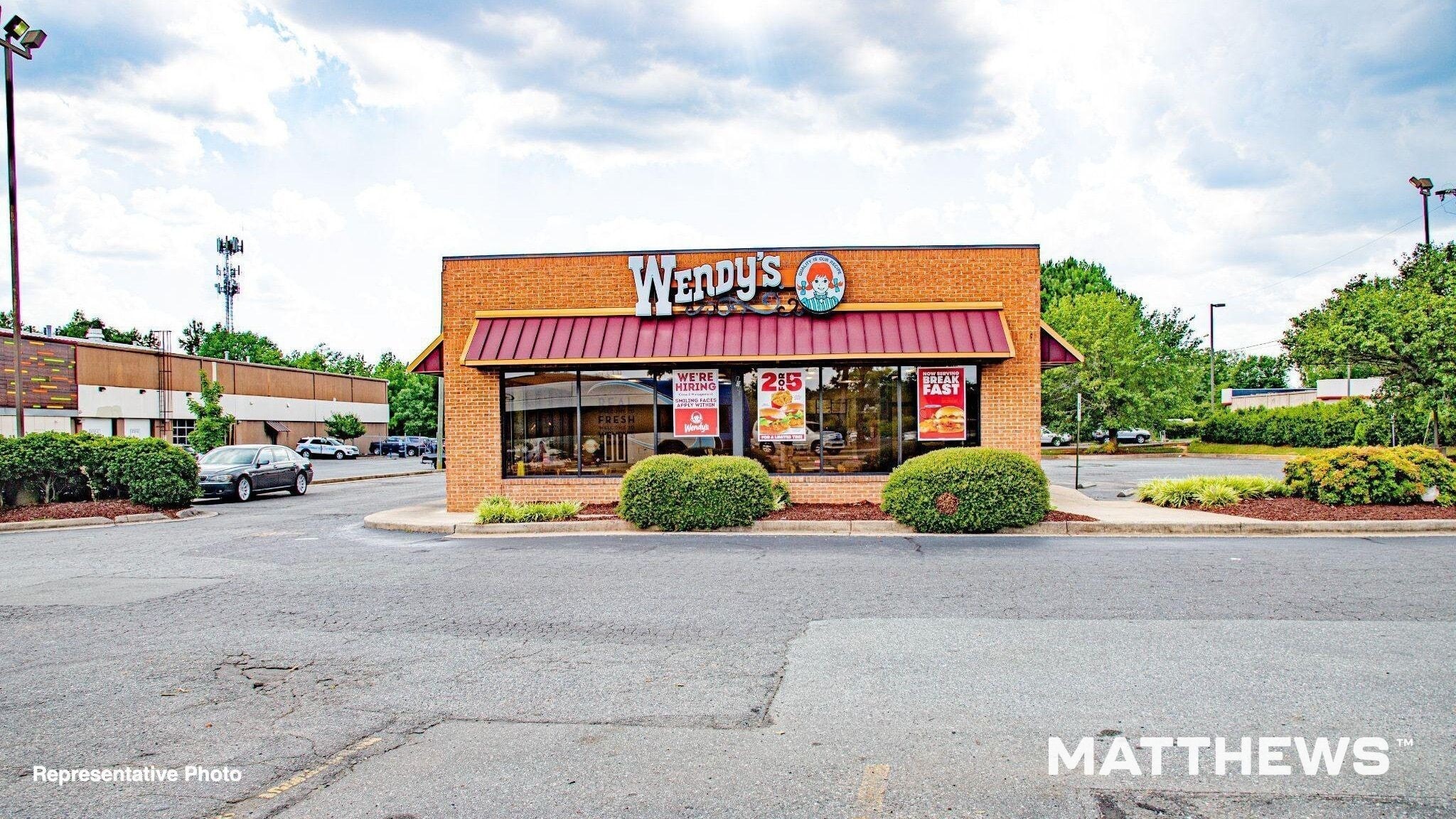 7631 Southtown Xing, Fort Wayne, IN for sale Primary Photo- Image 1 of 4