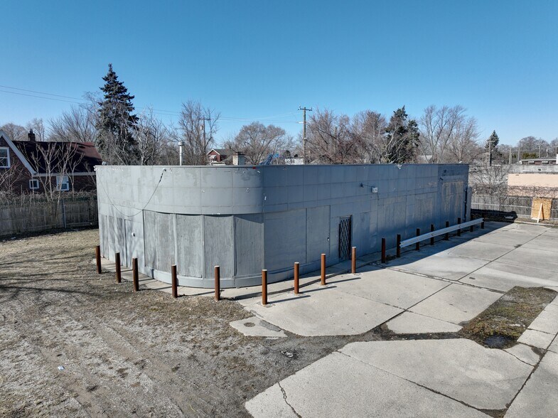 10301 Whittier Ave, Detroit, MI à vendre - Photo du bâtiment - Image 2 de 25
