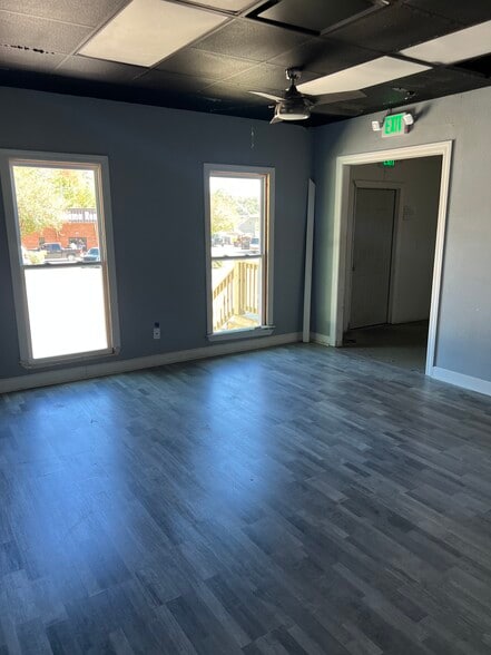 2010 Old Montgomery Hwy, Birmingham, AL à louer - Photo du bâtiment - Image 2 de 12