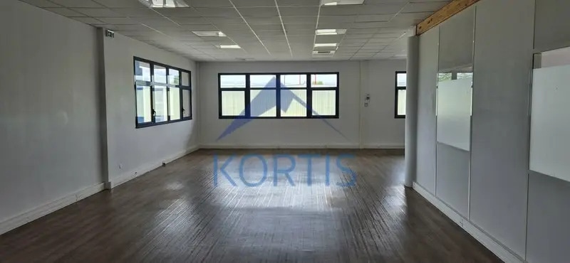 17 Allée Des Ginkgos, Bron for lease - Building Photo - Image 3 of 7