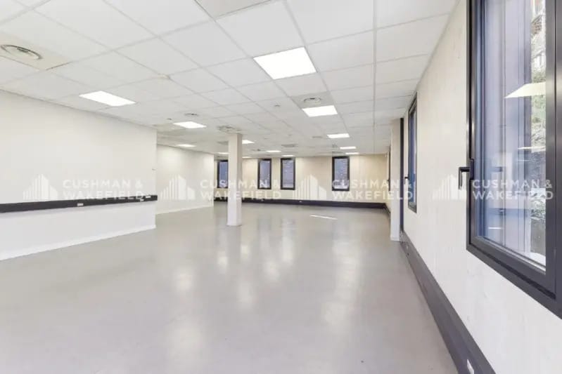 Office in Aix-en-Provence for lease - Interior Photo - Image 2 of 14