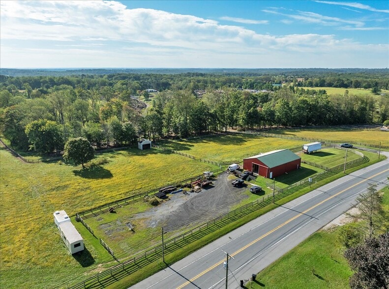 845 Ridge Rd, Mount Airy, MD à louer - Photo principale - Image 1 de 1