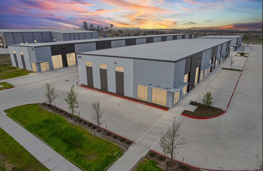 2710 Business Park Dr, Buda, TX à vendre - Photo du bâtiment - Image 2 de 8