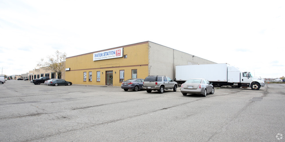 170 Bovaird Dr, Brampton, ON for lease - Building Photo - Image 2 of 3