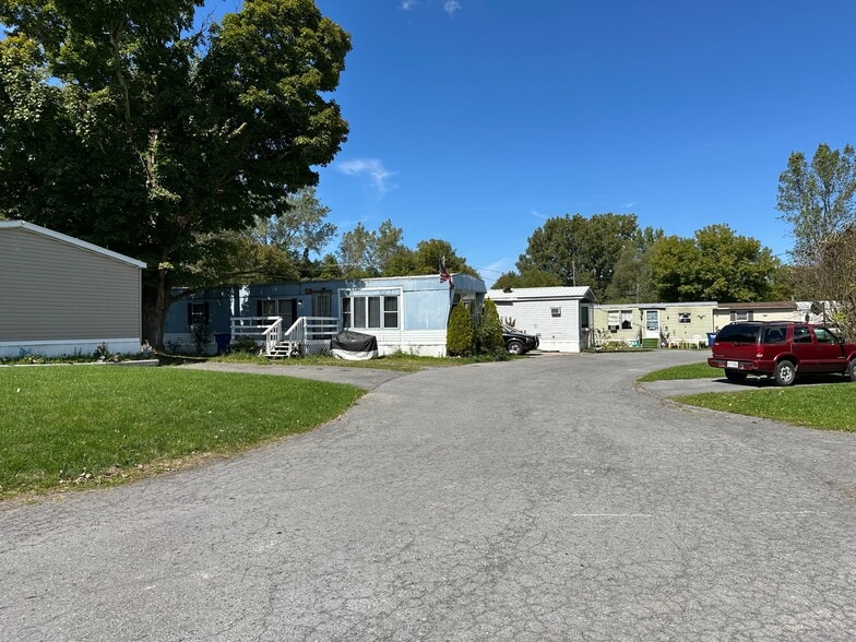 1367 State Route 5, Elbridge, NY à vendre - Photo du bâtiment - Image 3 de 7