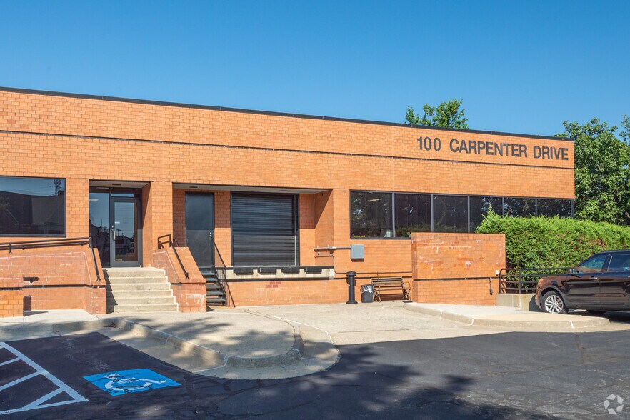 100 Carpenter Dr, Sterling, VA à louer - Photo du bâtiment - Image 3 de 6