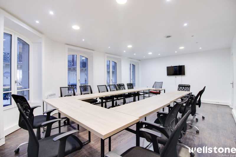 15 Rue Du Caire, Paris for lease - Interior Photo - Image 2 of 10