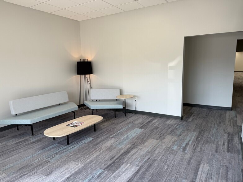 1003 Laurens Rd, Greenville, SC à louer - Photo intérieure - Image 2 de 10