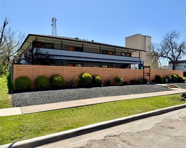 Plus de détails pour 4400 San Jacinto St, Dallas, TX - Multi-résidentiel à vendre