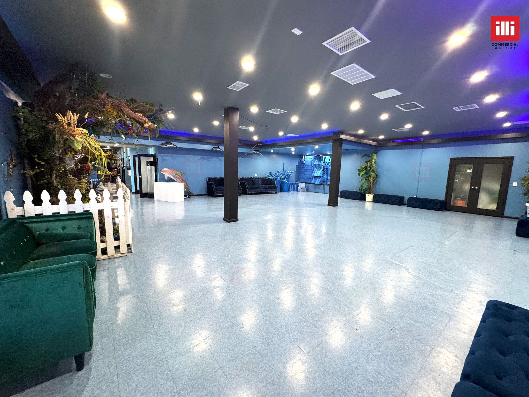 20833-20861 Ventura Blvd, Woodland Hills, CA for lease Interior Photo- Image 1 of 1