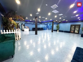 20833-20861 Ventura Blvd, Woodland Hills, CA for lease Interior Photo- Image 1 of 1