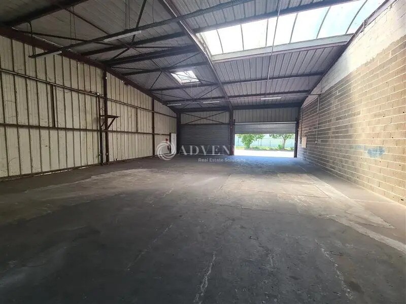 Flex in Metz for lease Interior Photo- Image 1 of 8