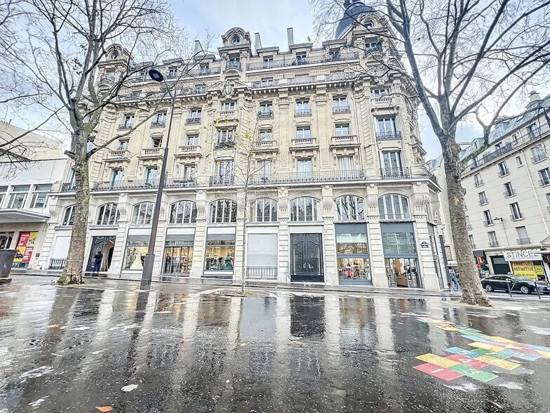 Office in Paris for sale - Building Photo - Image 1 of 10