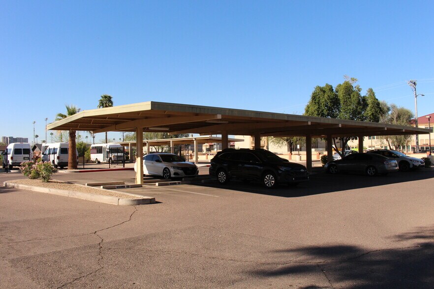 1201 E Thomas Rd, Phoenix, AZ à vendre - Photo du bâtiment - Image 3 de 12