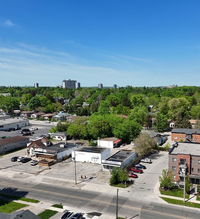 More details for 351-355 Lancaster St W, Kitchener, ON - Retail for Sale