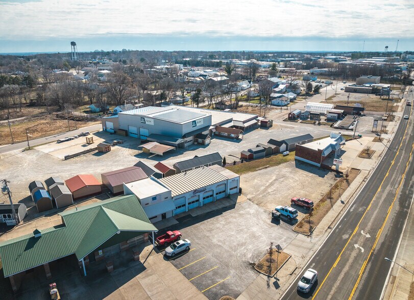 309 N Franklin St, Cuba, MO à vendre - Photo du bâtiment - Image 2 de 23