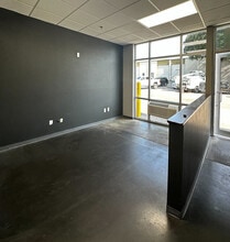 307 N Rogers Rd, Irving, TX for lease Interior Photo- Image 2 of 9