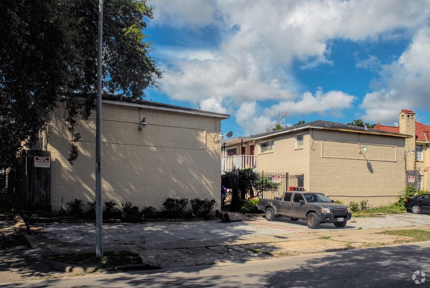 2508 Southmore Blvd, Houston, TX for sale - Building Photo - Image 2 of 14