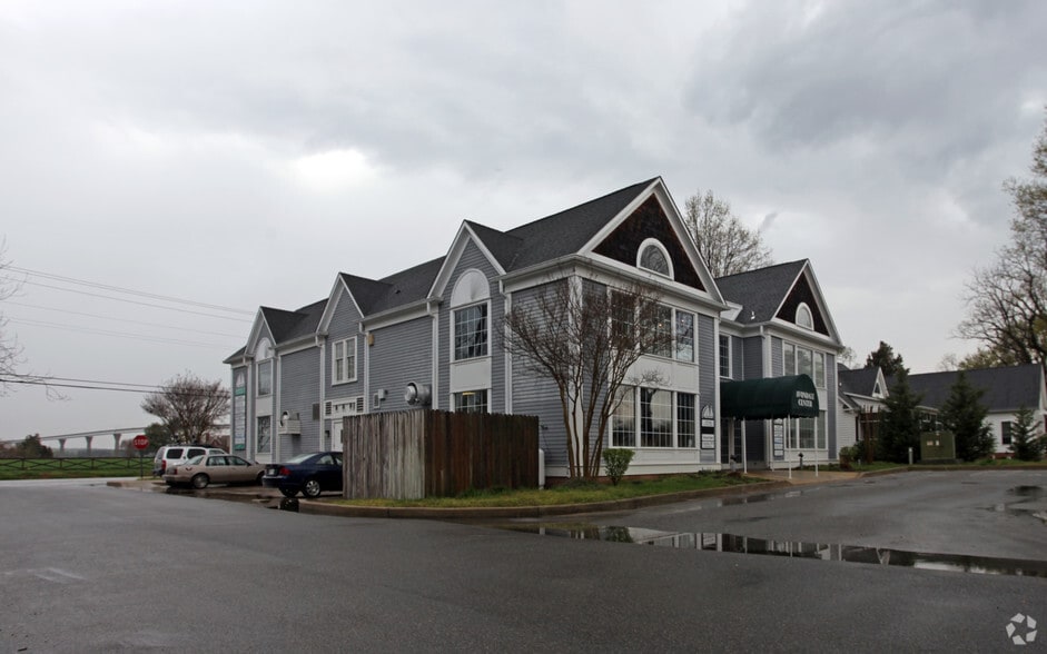 14350 Solomons Island Rd S, Solomons, MD à louer - Photo du bâtiment - Image 2 de 4