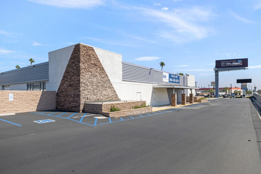 1450-1454 Pomona Rd, Corona, CA for lease - Building Photo - Image 3 of 9