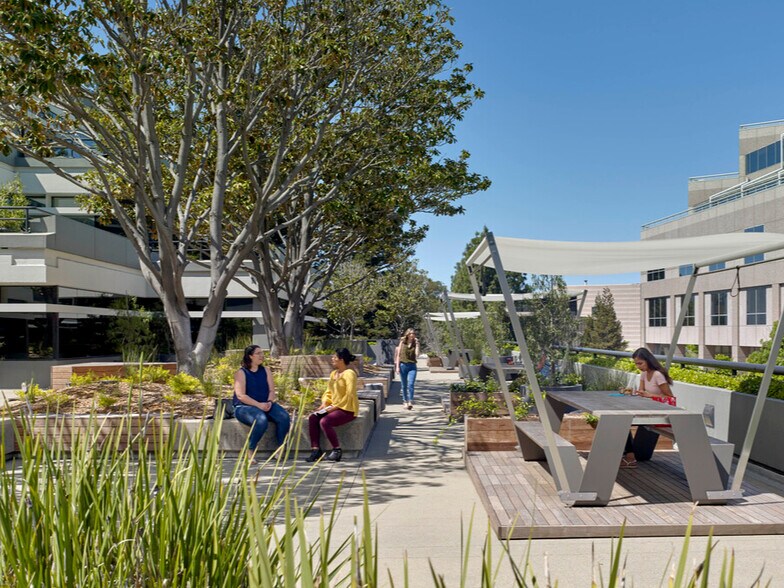 100 Pringle Ave, Walnut Creek, CA à louer - Photo du bâtiment - Image 2 de 10