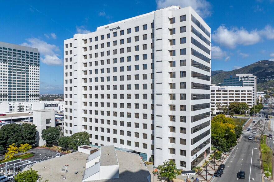 611 N Brand Blvd, Glendale, CA à louer - Photo du bâtiment - Image 3 de 22