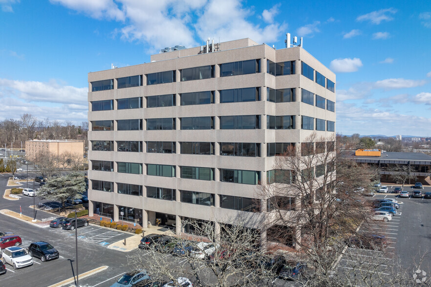 214 Senate Ave, Camp Hill, PA for lease - Building Photo - Image 1 of 14