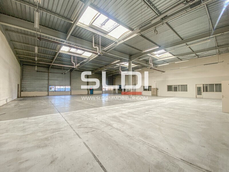 Rue Jacquard, Chassieu for lease Building Photo- Image 1 of 10