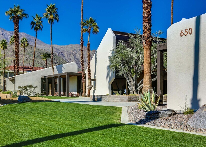600-650 E Tahquitz Canyon Way, Palm Springs, CA à vendre - Photo du bâtiment - Image 3 de 24