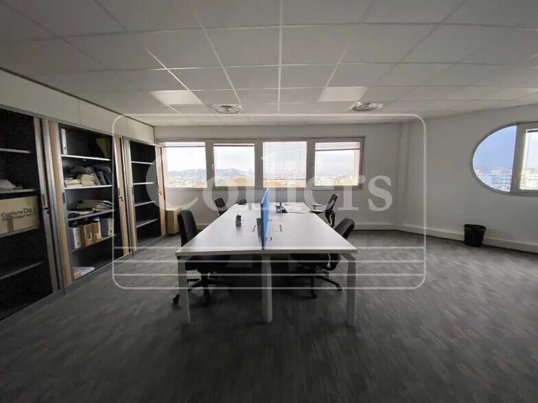 Bureau dans Marseille à louer - Photo du bâtiment - Image 2 de 21