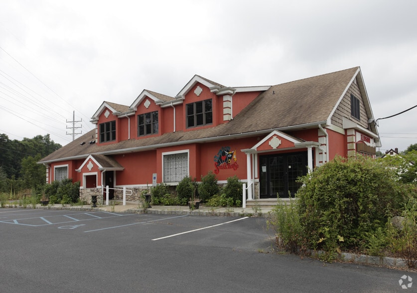 47 Tennent Rd, Morganville, NJ for sale - Primary Photo - Image 1 of 31