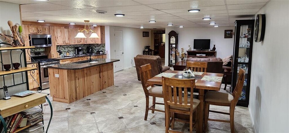 5 N Central Ave, Cut Bank, MT à vendre - Photo intérieure - Image 3 de 59