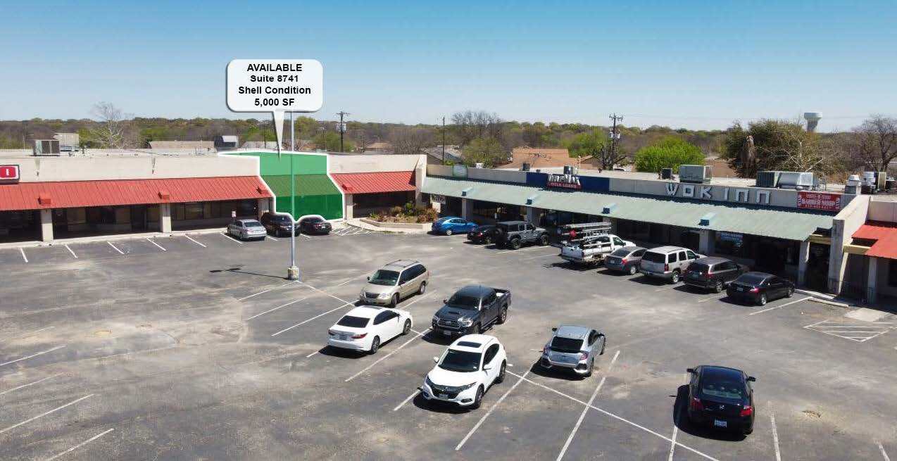8721-8759 Grissom Rd, San Antonio, TX à louer Photo du bâtiment- Image 1 de 5