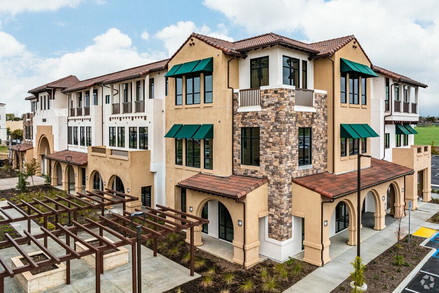 5624 Philadelphia St, Chino, CA à louer - Photo du bâtiment - Image 3 de 20