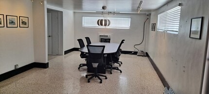 4339 8th Ave S, Saint Petersburg, FL for lease Interior Photo- Image 2 of 9