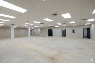 13830 N 58th St, Clearwater, FL for lease Interior Photo- Image 2 of 4