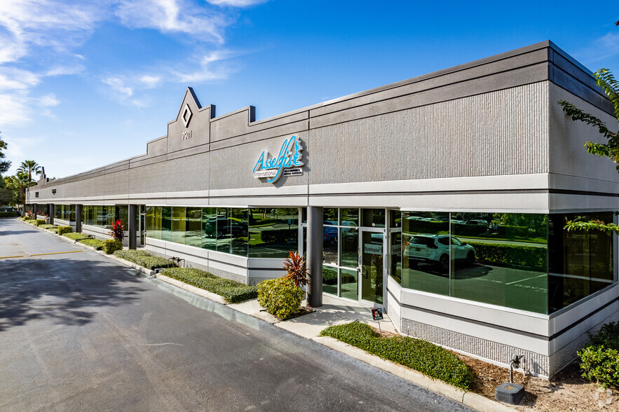 7901 Kingspointe Pky, Orlando, FL for lease - Building Photo - Image 1 of 8